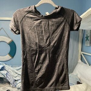 Athleta grey tight fitted top/Momentum seamless top